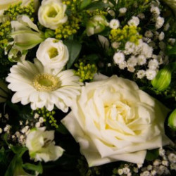 Coussin conique ton jaune et blanc